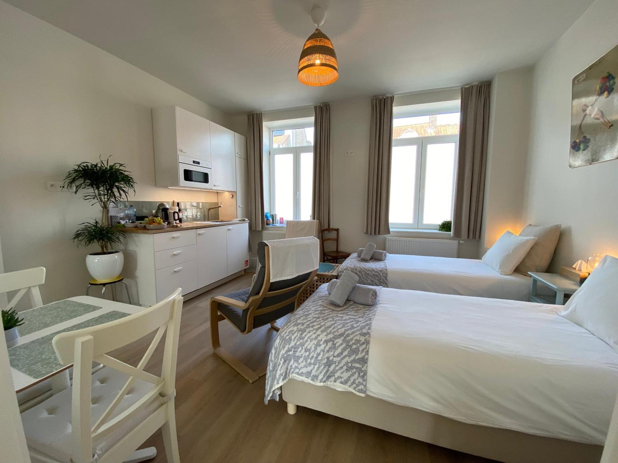 Logies-M Comfort Studios Inc Bikes B&B Oostende Ngoại thất bức ảnh